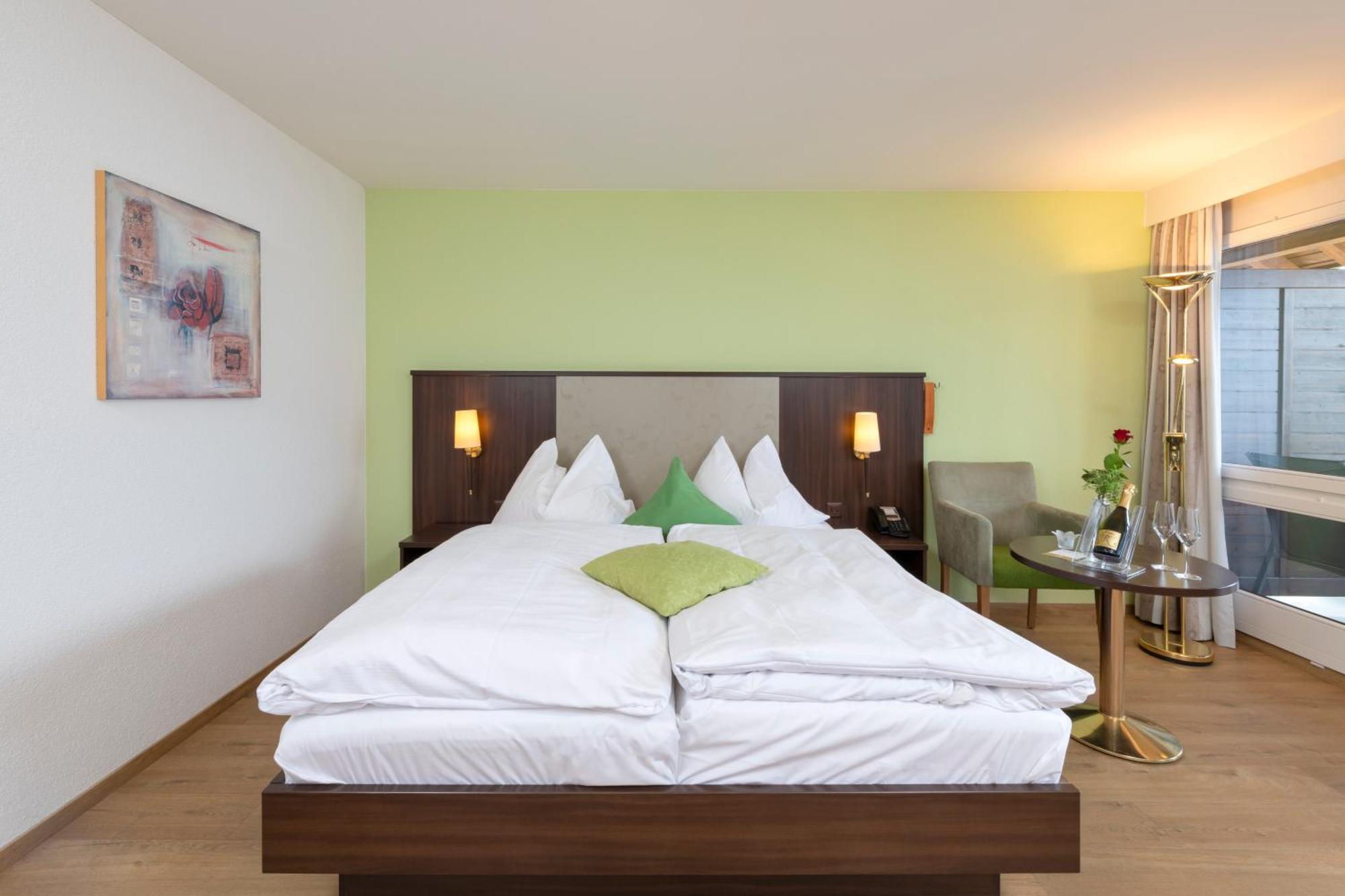 See & Wellnesshotel Gerbi Weggis Bagian luar foto